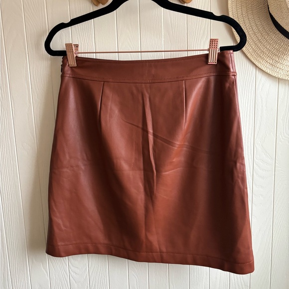 NWT Loft Faux Leather Skirt - Picture 4 of 6